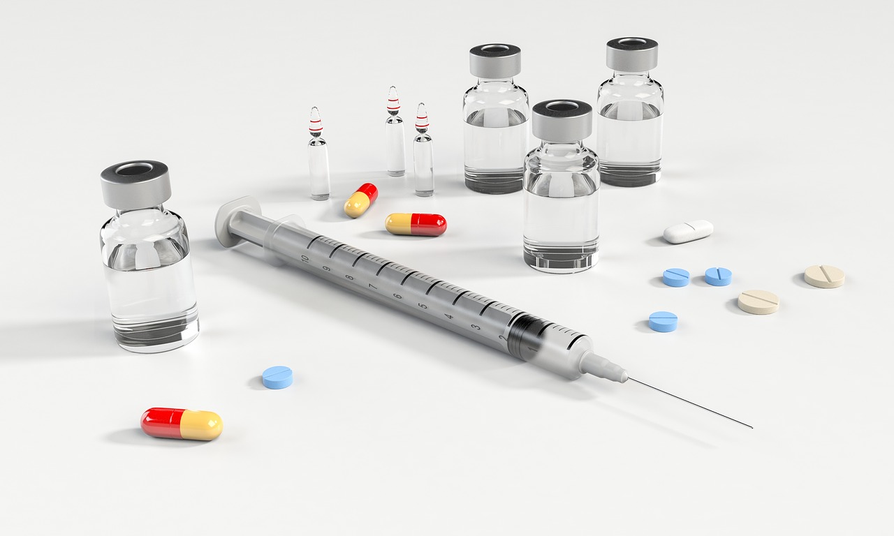目前免疫療法CTLA-4與PD1抗體治療癌症有重大突破，但病人的對這兩類藥物合併使用的反應率最高僅有57.6%，完全有反應的病人更僅有11.5%，意指免疫療法的機制並不如我們預期中的有效。