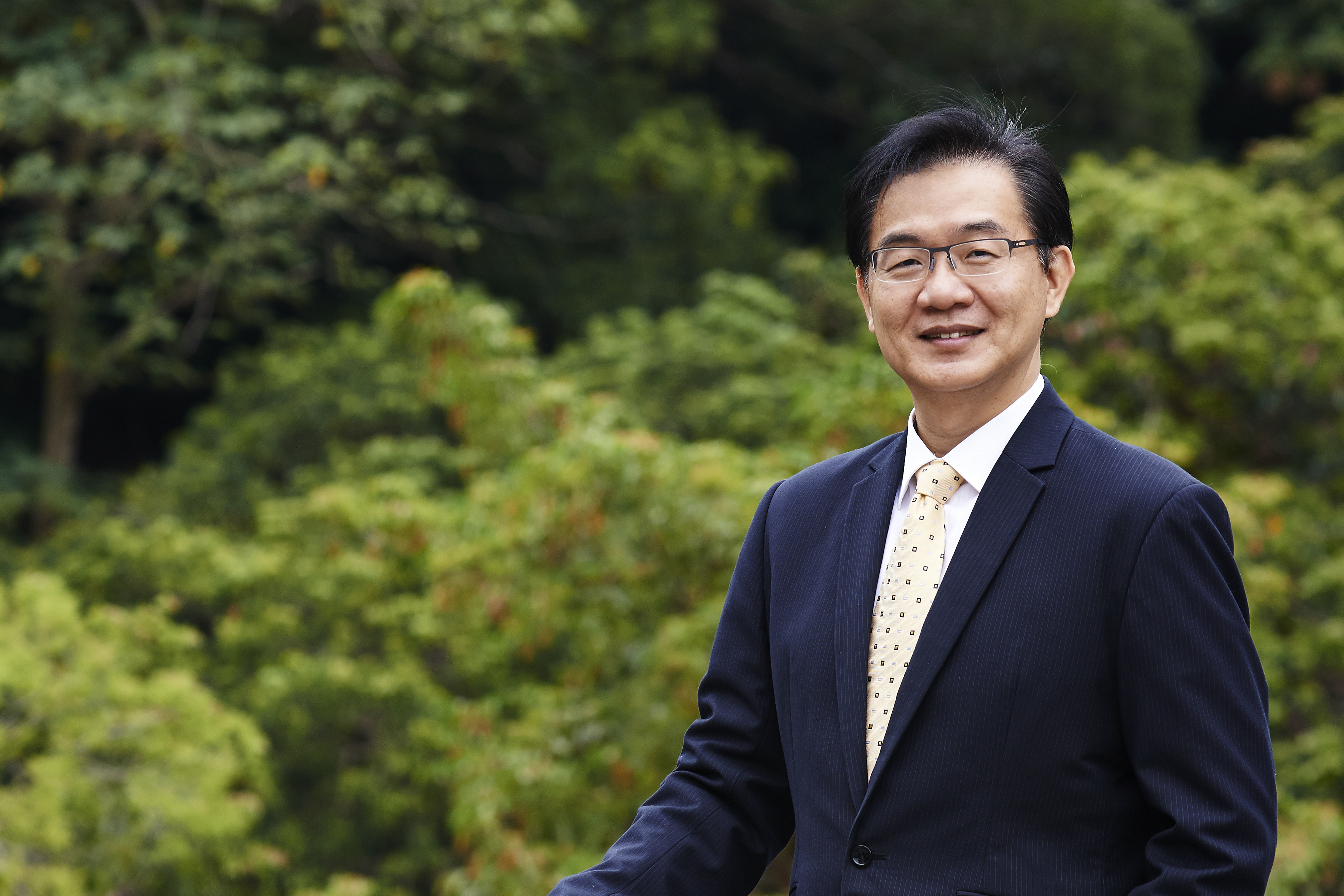 陽明大學生科院院長陳鴻震教授表示自己在求學與工作路上都得到許多貴人相助，如今他身居高職，也希望能提攜年輕學子，帶給他們更多學業上的啟發。