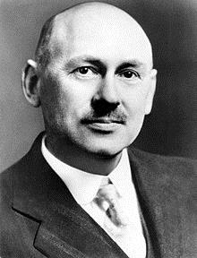 羅伯特．戈達德製作出第一枚液體火箭並試飛。（圖／Wikipedia）