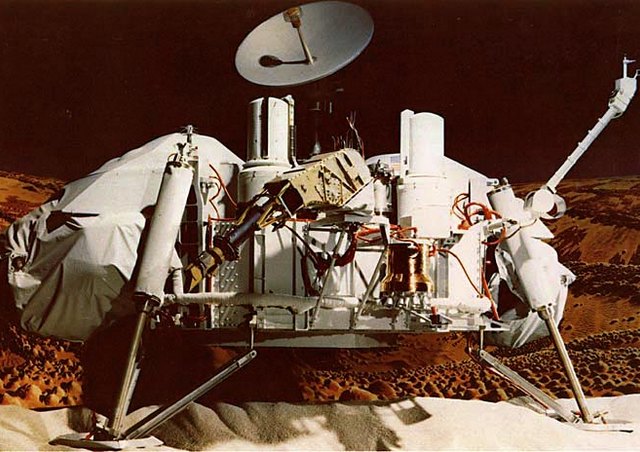海盜1號登陸器模型 ( 圖片來源:https://nssdc.gsfc.nasa.gov/image/spacecraft/viking_lander_model.jpg )