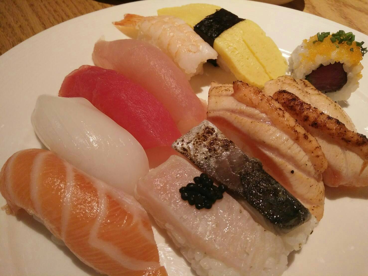 生魚片壽司。(圖片來源：張心齡)