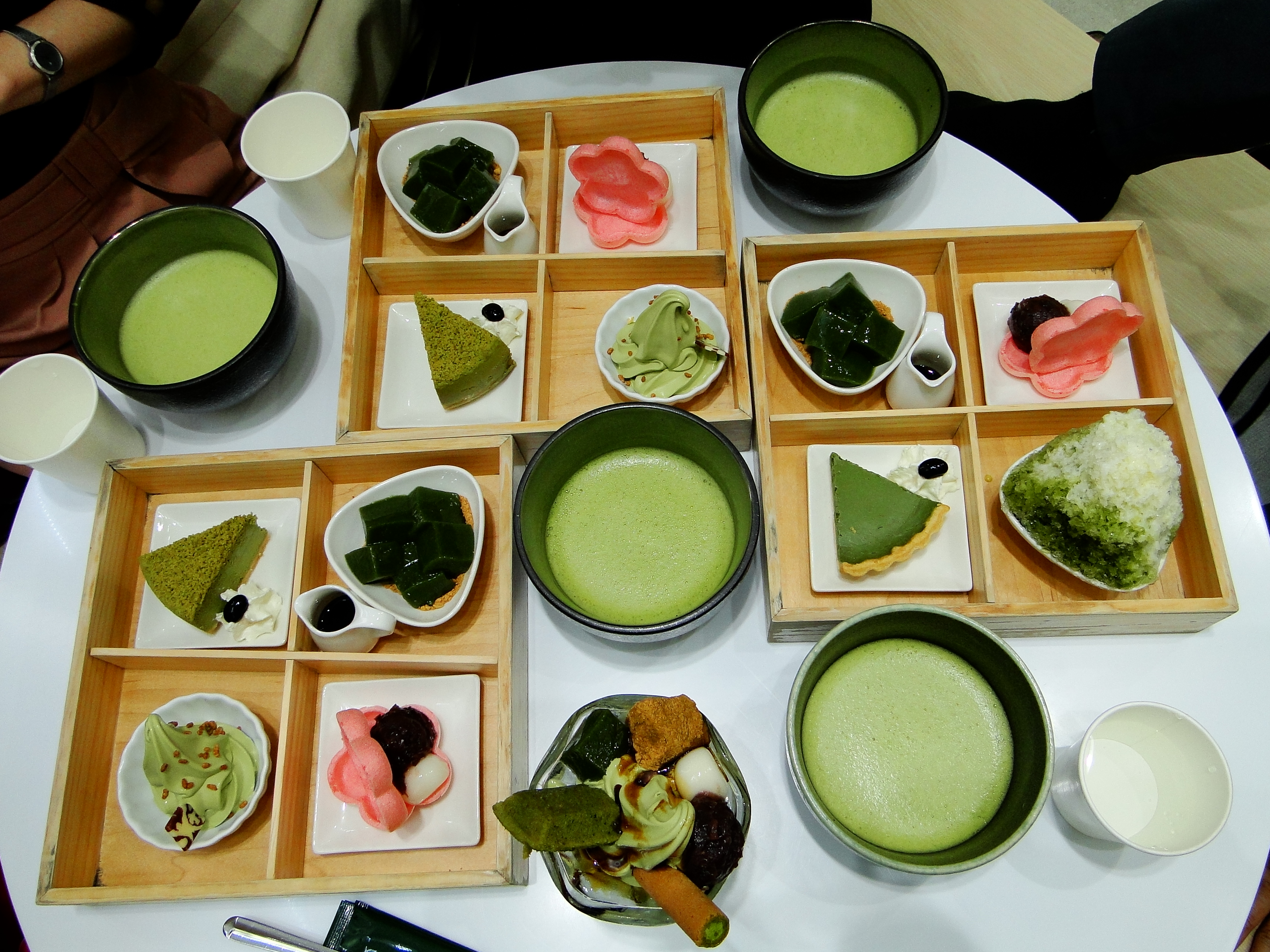 從中國傳到日本的抹茶,現在也搭配著甜點發展出各式各樣的食品樣式。(圖片來源:李讃虔)