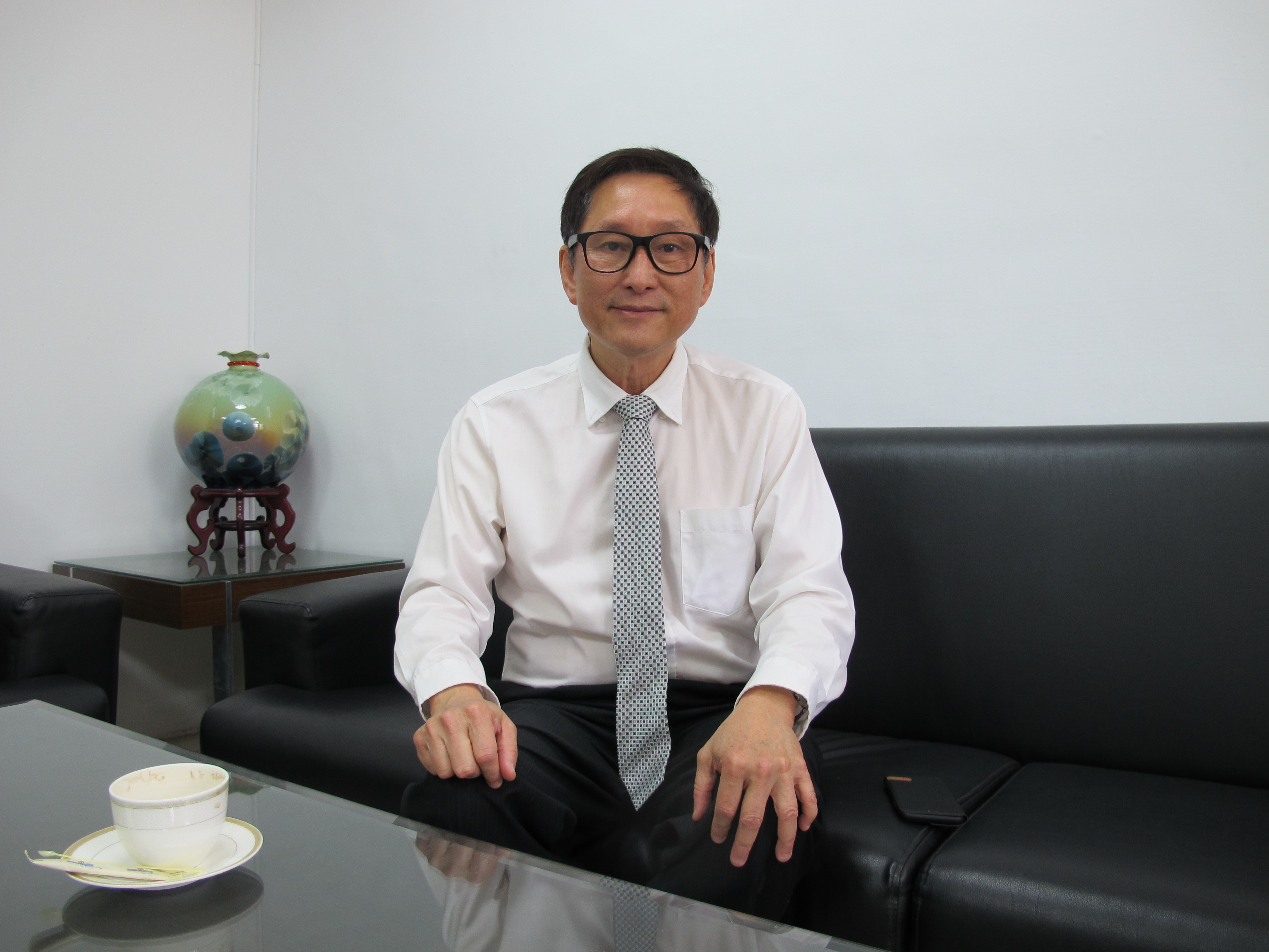 林唯耕教授團隊運用PHP技術開發之解凍版,左右兩側可加入熱水加速解凍效率。