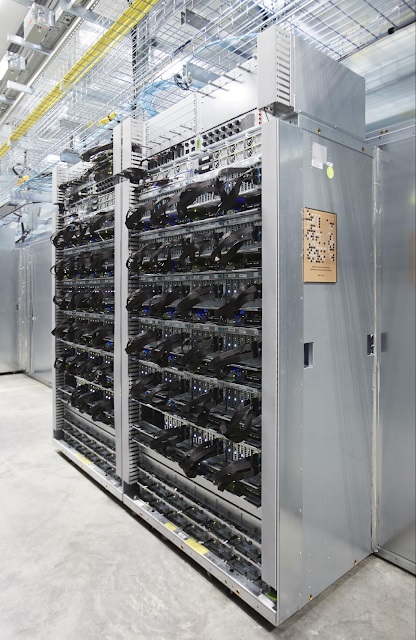 AlphaGo使用配有TPU的伺服器（圖片來源：https://cloudplatform.googleblog.com/）