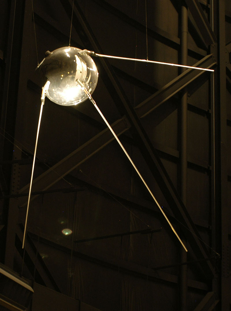 蘇聯製作的史波尼克1號,是第一個進入行星軌道的人造衛星。 (圖/Official United States Air Force Website)