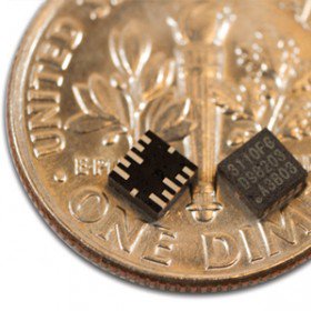 當今的三軸加速度計。(圖片來源：https://www.technologyreview.com/s/530166/a-new-chip-could-add-motion-sensing-to-clothing/)