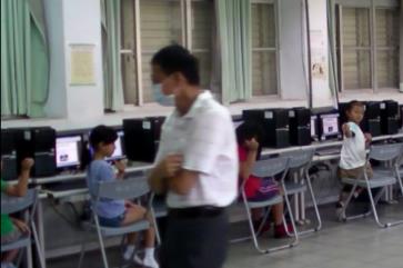 討論：老師走動時說話的聲音忽大忽小，同學還是可以指對方向，為什麼？