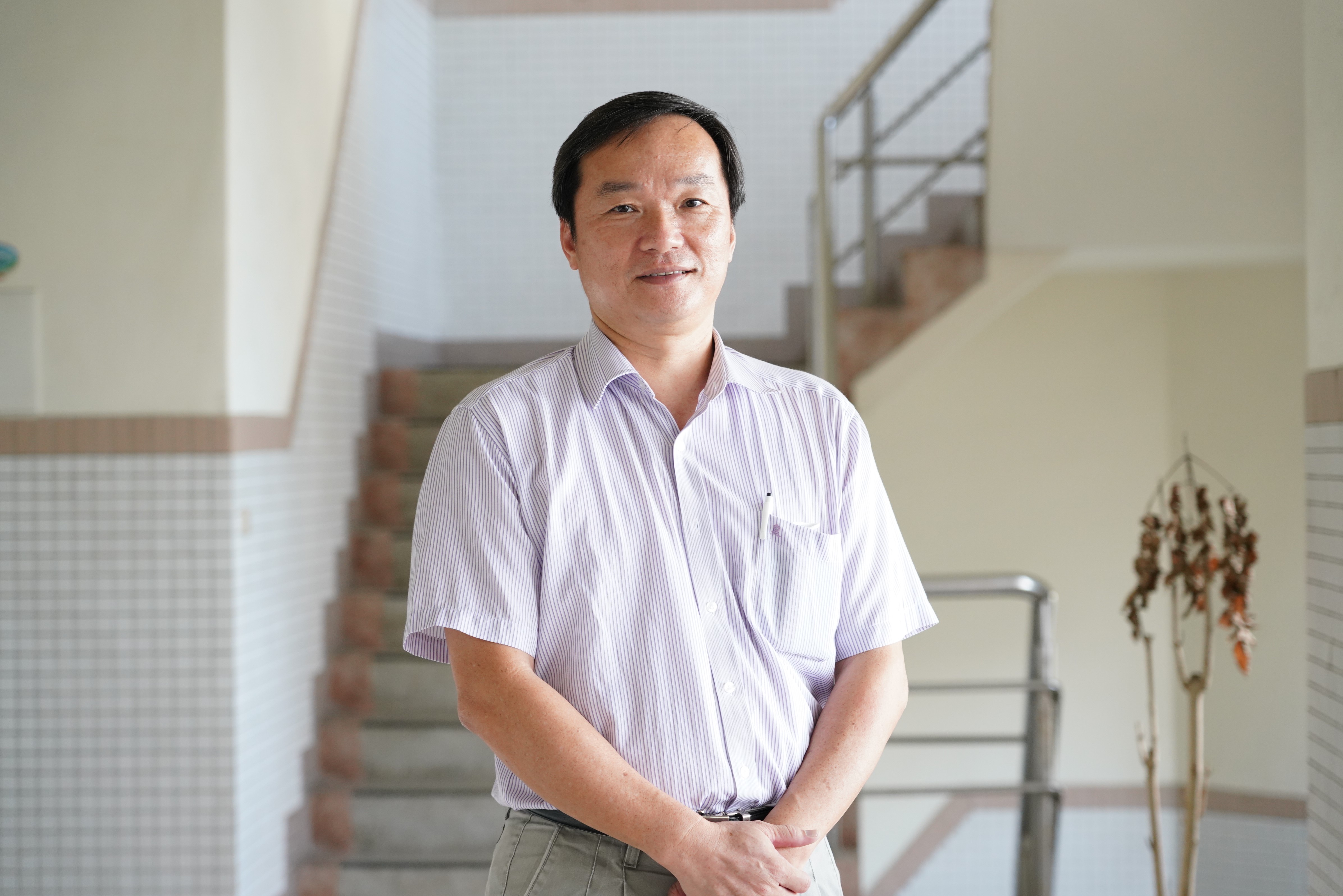 嘉南藥理大學特聘教授盧明俊，榮獲108年度科技部傑出研究獎。（圖／黃品維攝）