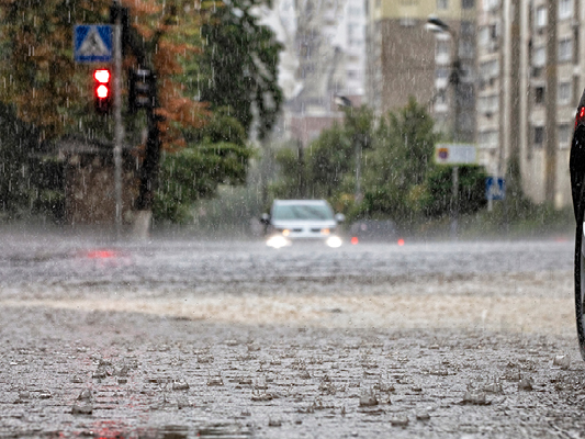 當降雨變成「一次倒下來」，城市的災防科技如何即時應變？